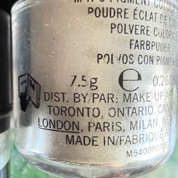 MAC Iridescent Pigment Powder 26 ounce White - Picture 4 of 9